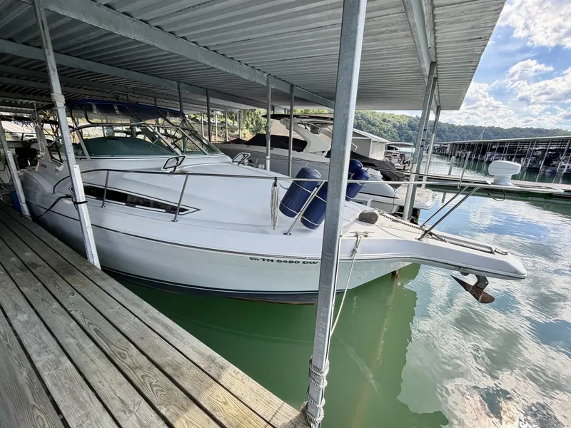 Slide: The Image of Carver Yachts 310 Mid Cabin Express 1996 - 6614016