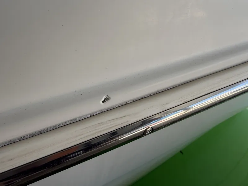 Slide: The Image of Carver Yachts 310 Mid Cabin Express 1996 - 6614150