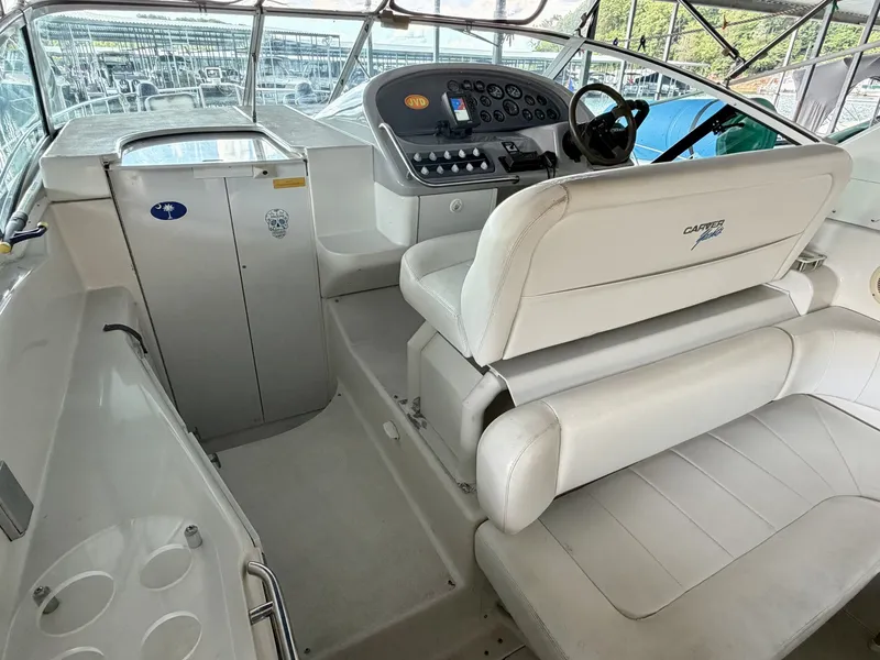 Slide: The Image of Carver Yachts 310 Mid Cabin Express 1996 - 6614030