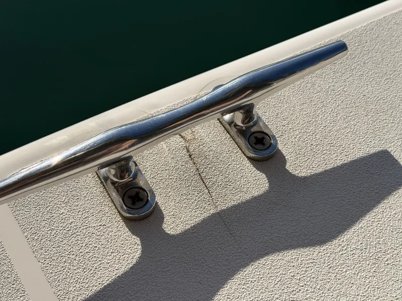 Slide: The Image of Carver Yachts 310 Mid Cabin Express 1996 - 6614161