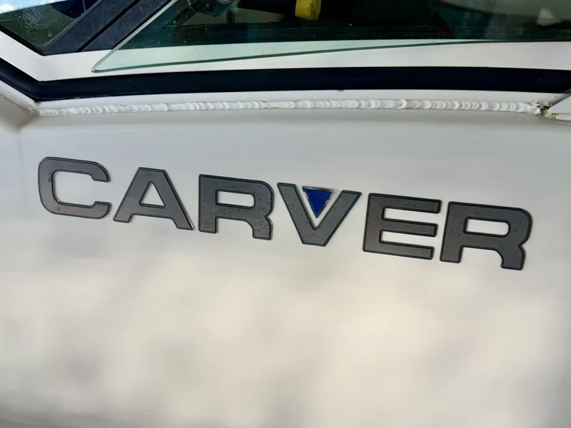 Slide: The Image of Carver Yachts 310 Mid Cabin Express 1996 - 6614197