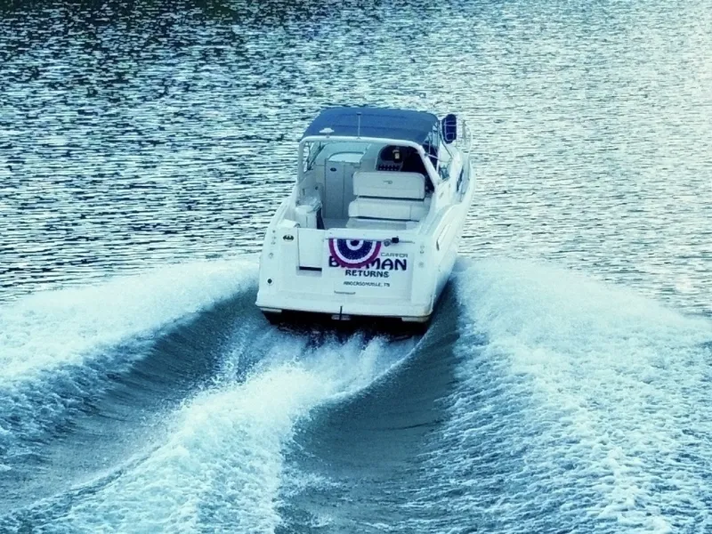 Slide: The Image of Carver Yachts 310 Mid Cabin Express 1996 - 6614204