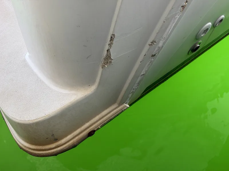 Slide: The Image of Carver Yachts 310 Mid Cabin Express 1996 - 6614129