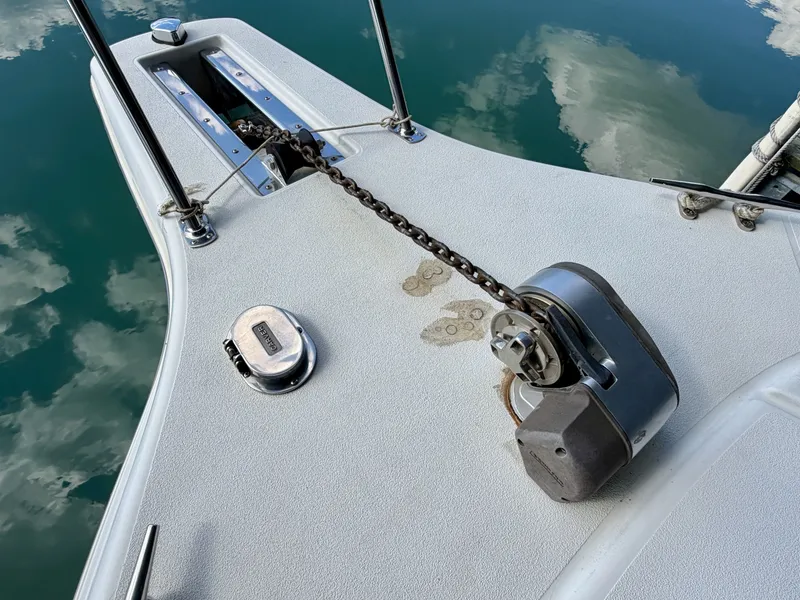 Slide: The Image of Carver Yachts 310 Mid Cabin Express 1996 - 6614046