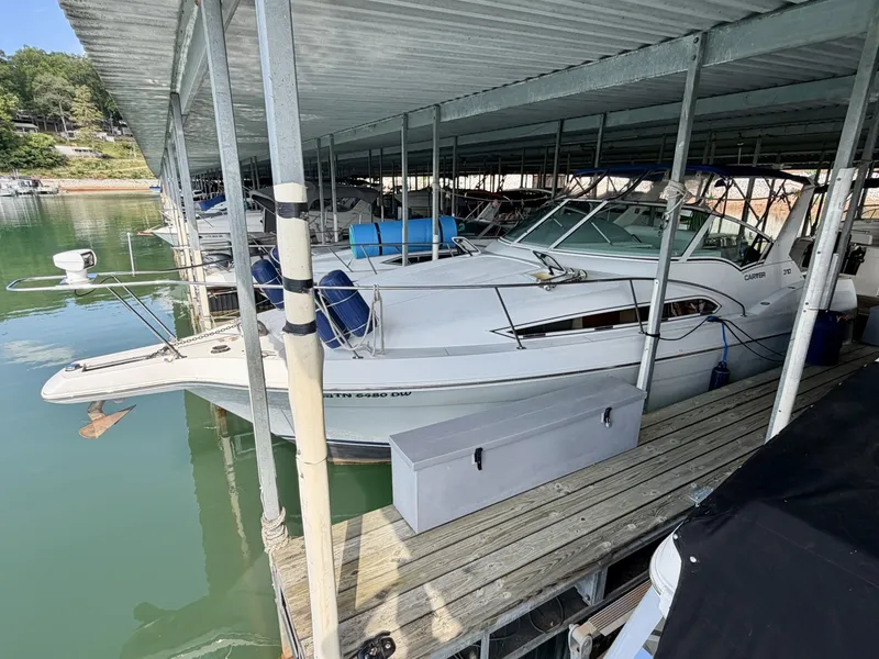 Slide: The Image of Carver Yachts 310 Mid Cabin Express 1996 - 6614015