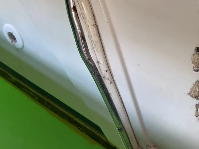 Slide: The Image of Carver Yachts 310 Mid Cabin Express 1996 - 6614183