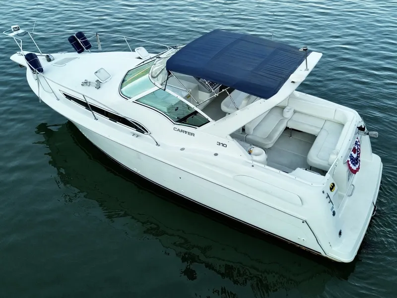 Slide: The Image of Carver Yachts 310 Mid Cabin Express 1996 - 6613992