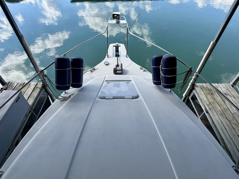 Slide: The Image of Carver Yachts 310 Mid Cabin Express 1996 - 6614042