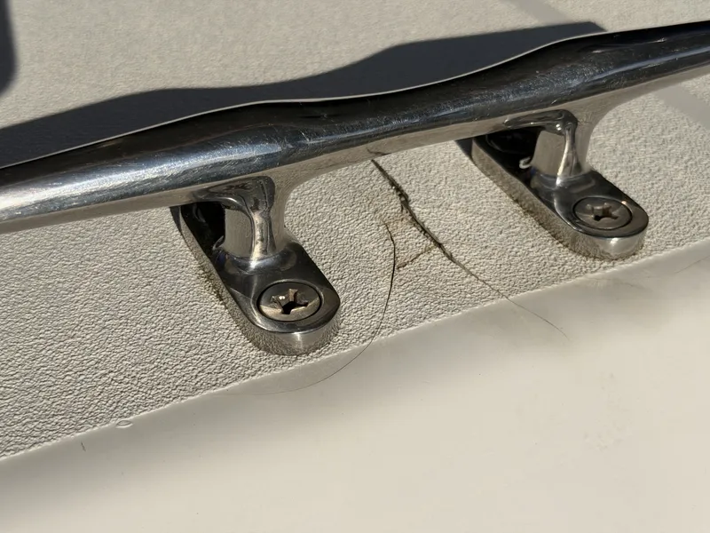Slide: The Image of Carver Yachts 310 Mid Cabin Express 1996 - 6614164