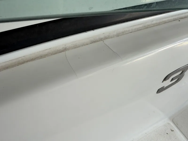 Slide: The Image of Carver Yachts 310 Mid Cabin Express 1996 - 6614146