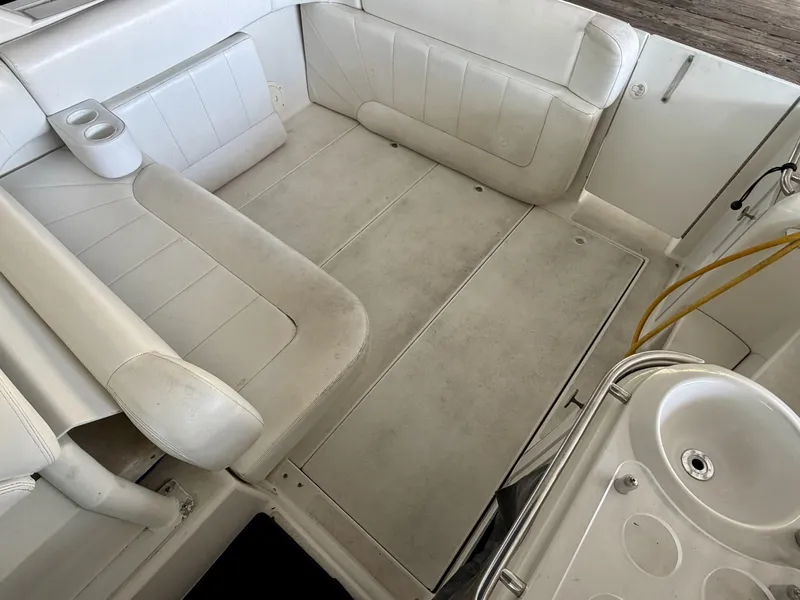 Slide: The Image of Carver Yachts 310 Mid Cabin Express 1996 - 6614111