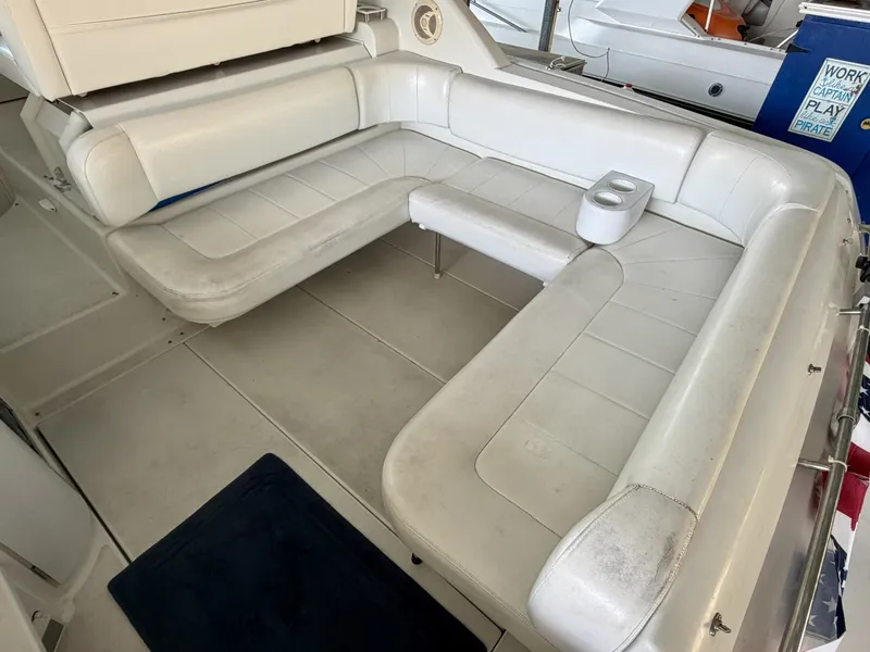 Slide: The Image of Carver Yachts 310 Mid Cabin Express 1996 - 6614023