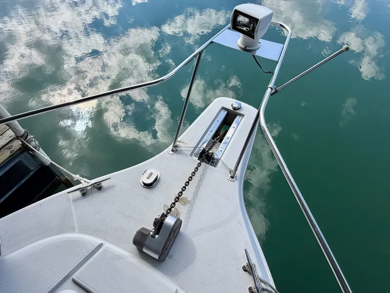 Slide: The Image of Carver Yachts 310 Mid Cabin Express 1996 - 6614044