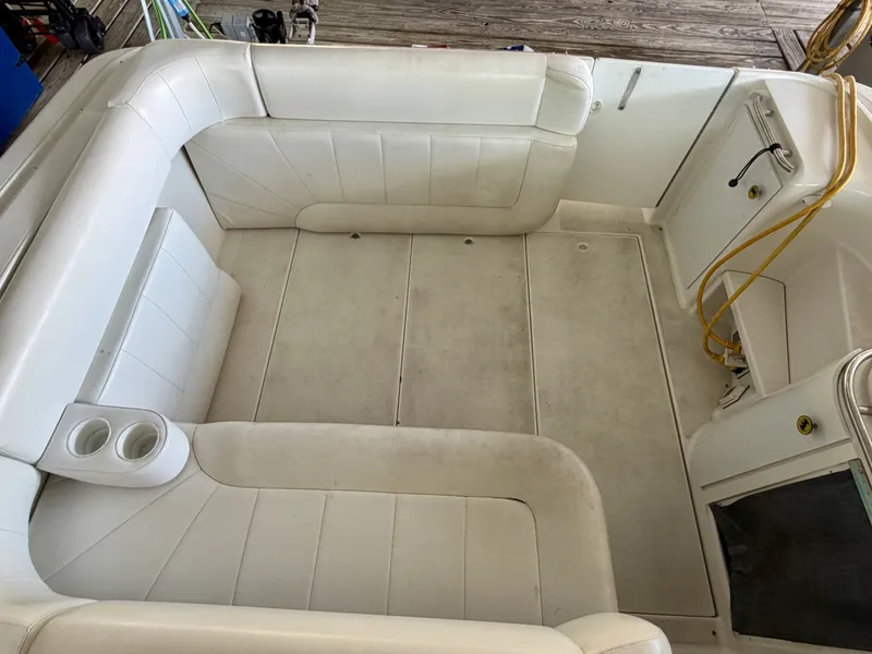 Slide: The Image of Carver Yachts 310 Mid Cabin Express 1996 - 6614093
