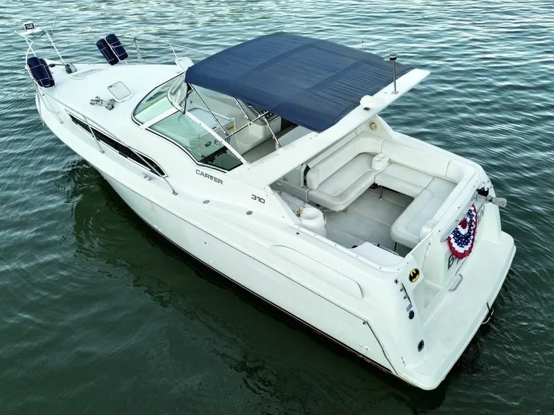 Slide: The Image of Carver Yachts 310 Mid Cabin Express 1996 - 6614004