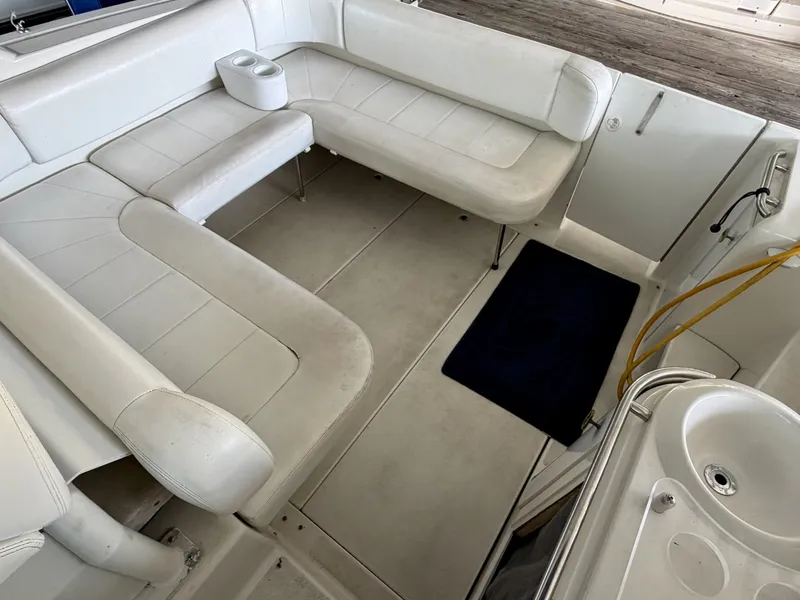Slide: The Image of Carver Yachts 310 Mid Cabin Express 1996 - 6614091