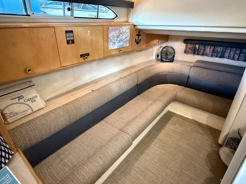Slide: The Image of Carver Yachts 310 Mid Cabin Express 1996 - 6614079