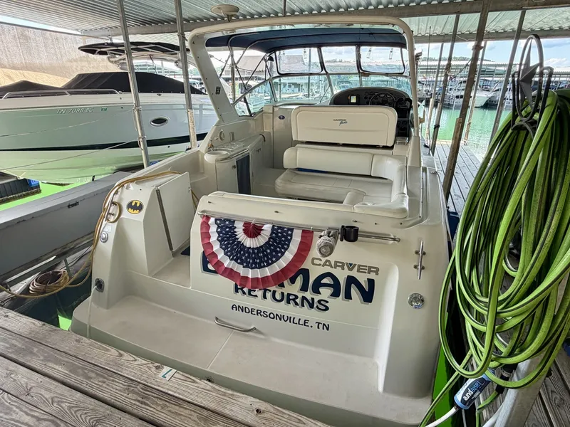 Slide: The Image of Carver Yachts 310 Mid Cabin Express 1996 - 6614017