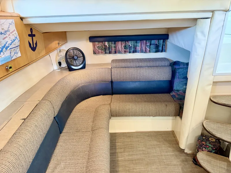 Slide: The Image of Carver Yachts 310 Mid Cabin Express 1996 - 6614086