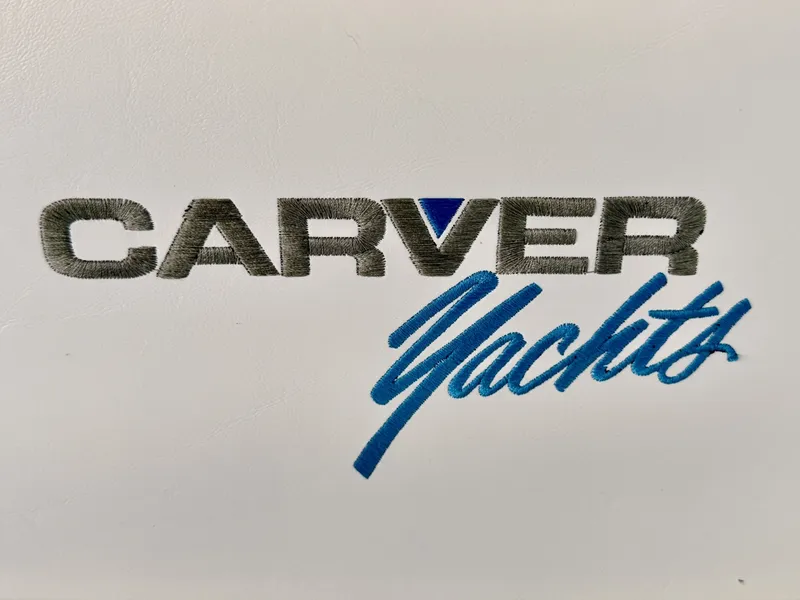 Slide: The Image of Carver Yachts 310 Mid Cabin Express 1996 - 6614192