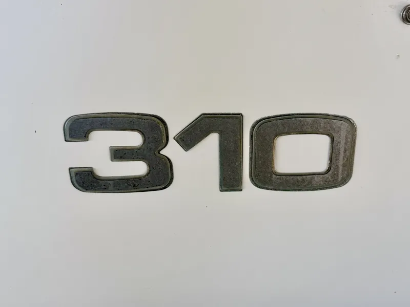 Slide: The Image of Carver Yachts 310 Mid Cabin Express 1996 - 6614194