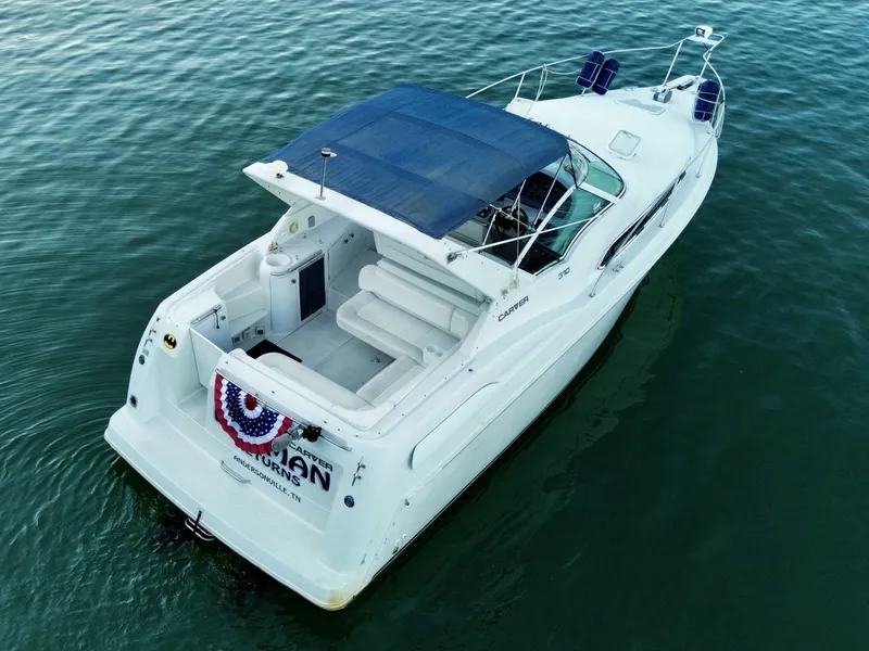 Slide: The Image of Carver Yachts 310 Mid Cabin Express 1996 - 6613996