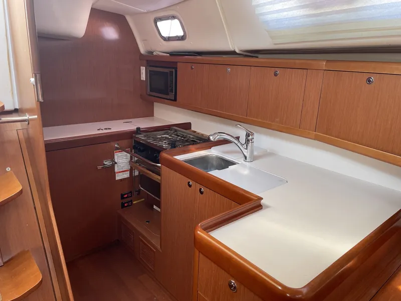 Slide: The Image of Beneteau 40 2010 - 7385098