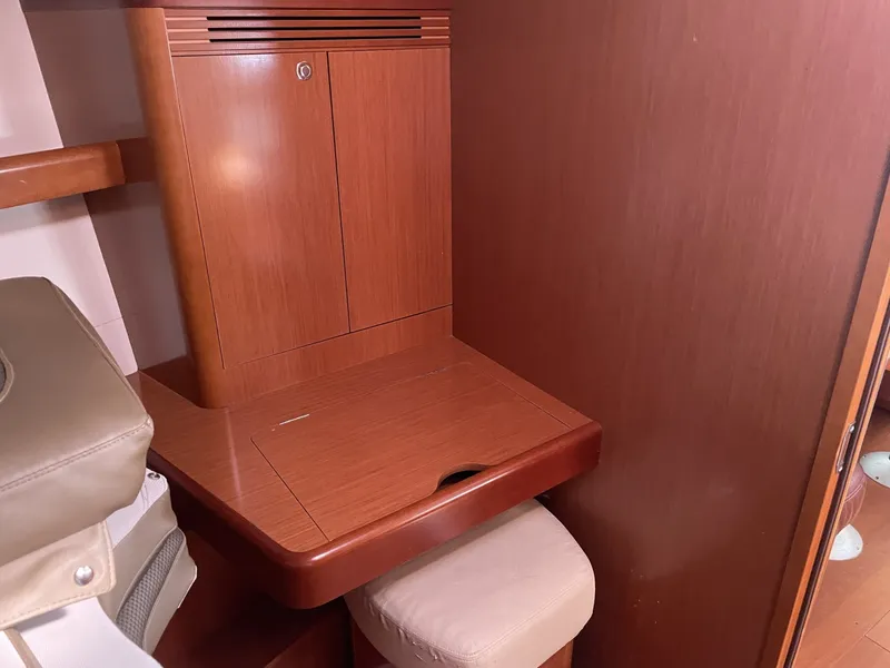 Slide: The Image of Beneteau 40 2010 - 7385107
