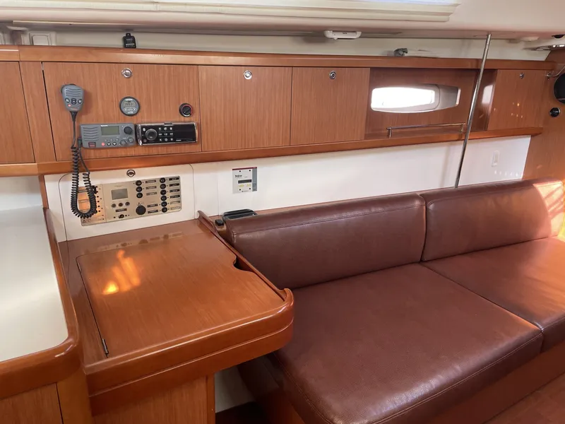 Slide: The Image of Beneteau 40 2010 - 7385104