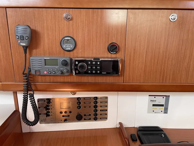 Slide: The Image of Beneteau 40 2010 - 7385105