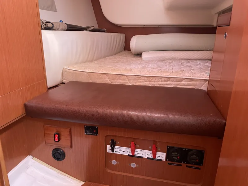 Slide: The Image of Beneteau 40 2010 - 7385101