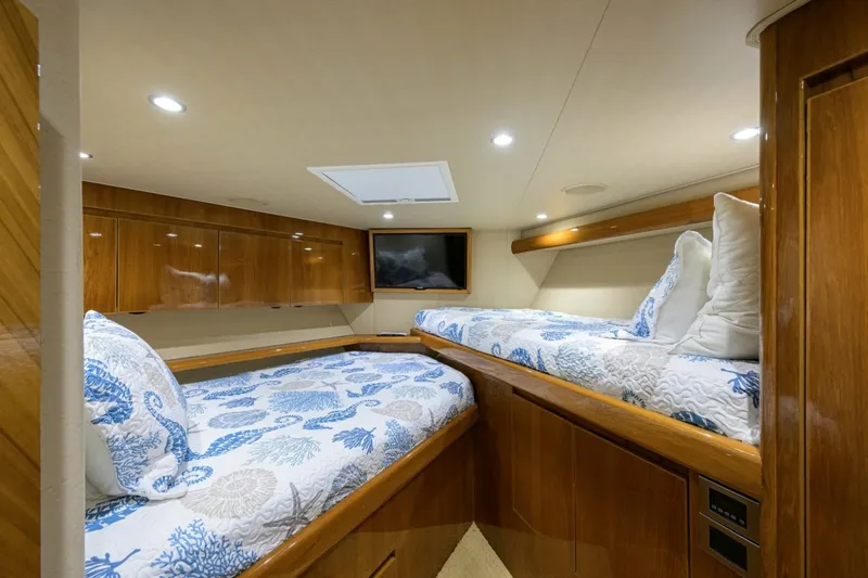 Slide: The Image of Viking 70 DESPERADO - Forward Stateroom 2014 Viking 70 Convertible DESPERADO - 7649557