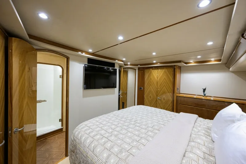 Slide: The Image of Viking 70 DESPERADO - Master Stateroom 2014 Viking 70 Convertible DESPERADO - 7649554