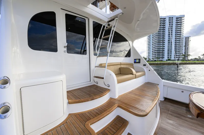 Slide: The Image of Viking 70 DESPERADO - Cockpit 2014 Viking 70 Convertible DESPERADO - 7649575
