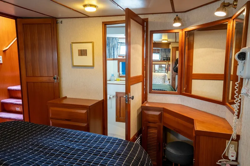 Slide: The Image of DeFever 53 Performance Offshore Cruiser 1988 - 6663821