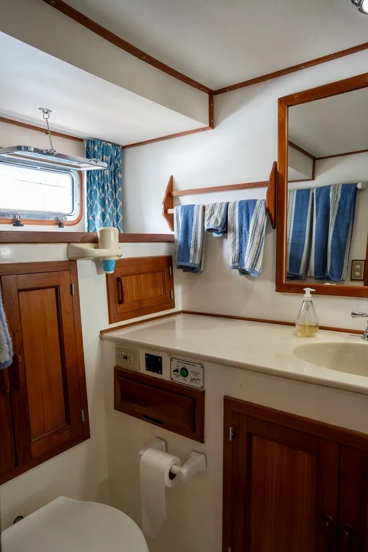 Slide: The Image of DeFever 53 Performance Offshore Cruiser 1988 - 6663850