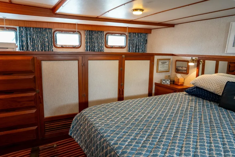 Slide: The Image of DeFever 53 Performance Offshore Cruiser 1988 - 6663847