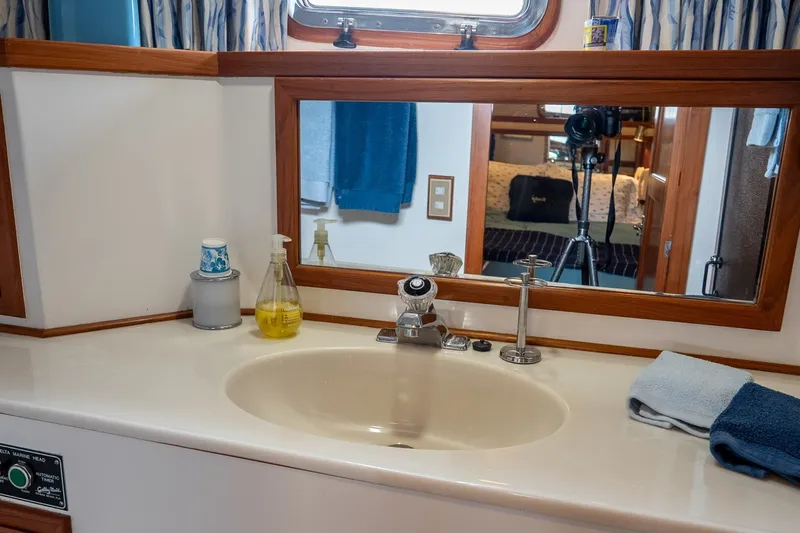 Slide: The Image of DeFever 53 Performance Offshore Cruiser 1988 - 6663824