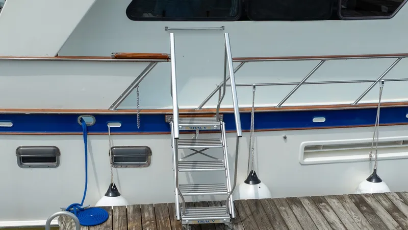 Slide: The Image of DeFever 53 Performance Offshore Cruiser 1988 - 6662712