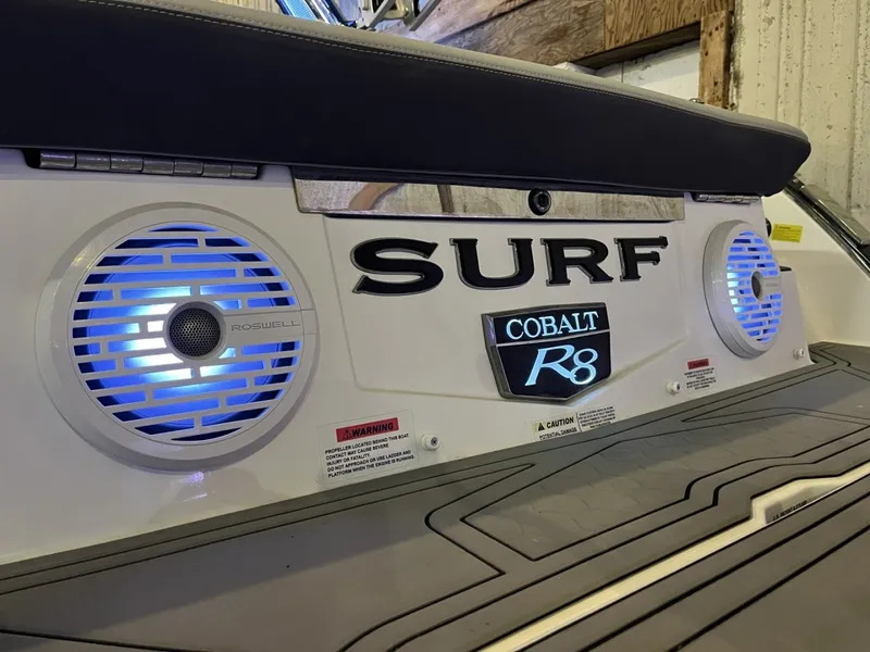Slide: The Image of Cobalt R8 Surf 2021 - 6664185