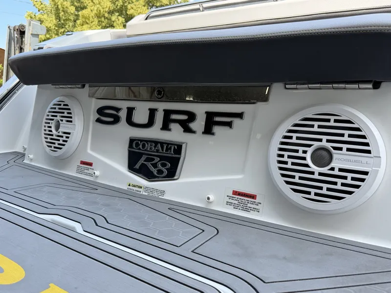 Slide: The Image of Cobalt R8 Surf 2021 - 6663974