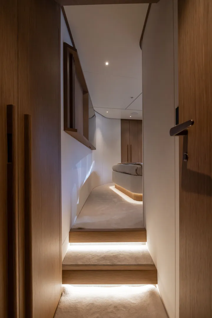 Slide: The Image of Azimut Fly 82 2027 - 6835412