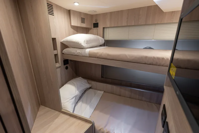 Slide: The Image of Azimut Fly 82 2027 - 7467498