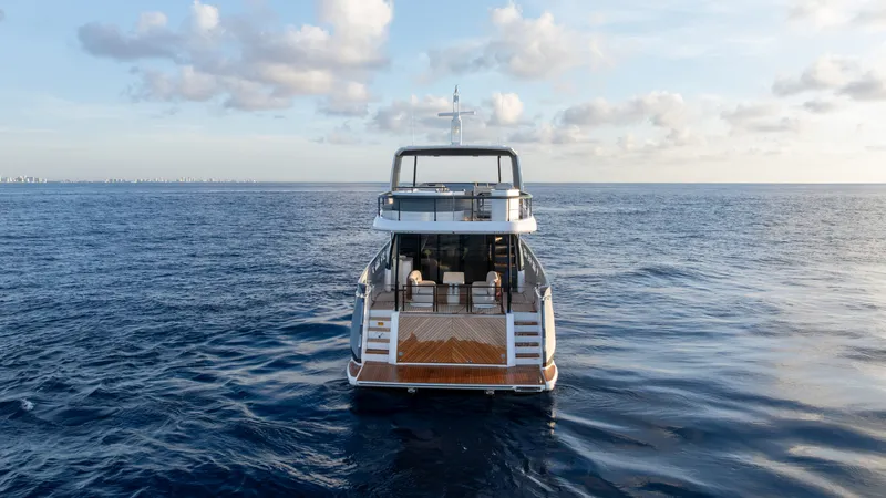 Slide: The Image of Azimut Fly 82 2027 - 7467473