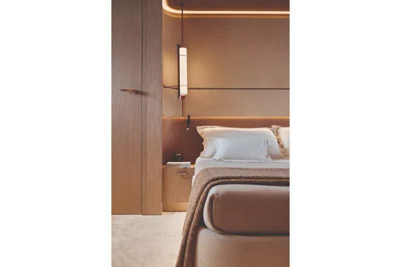 Slide: The Image of Azimut Fly 82 2027 - 6666025