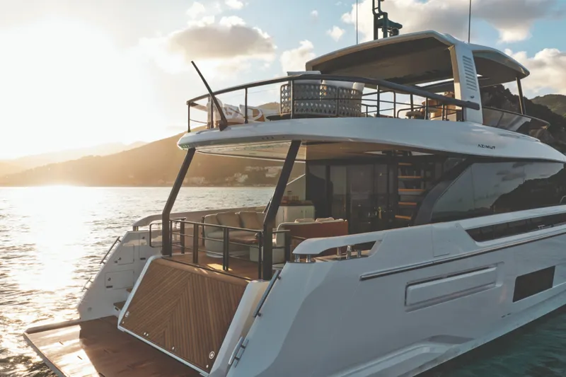 Slide: The Image of Azimut Fly 82 2027 - 6666016