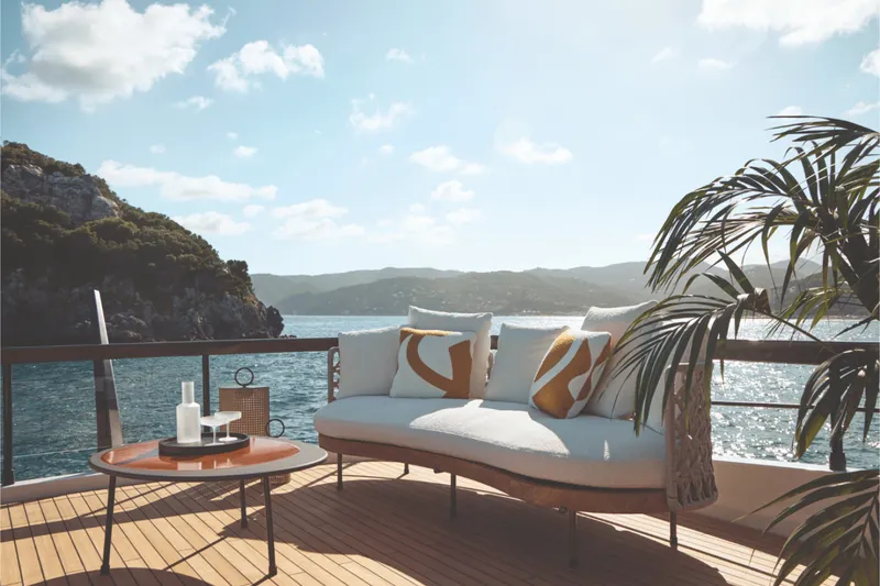 Slide: The Image of Azimut Fly 82 2027 - 6666014