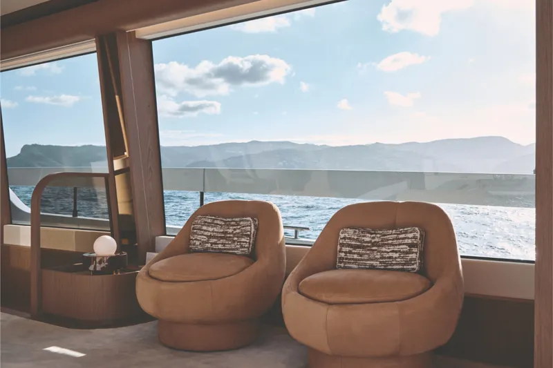 Slide: The Image of Azimut Fly 82 2027 - 6666038
