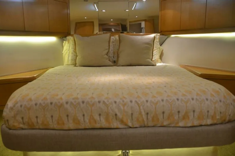Slide: The Image of Hatteras SF Down Time - Master Stateroom 1999 Hatteras SF Down Time - 7649596