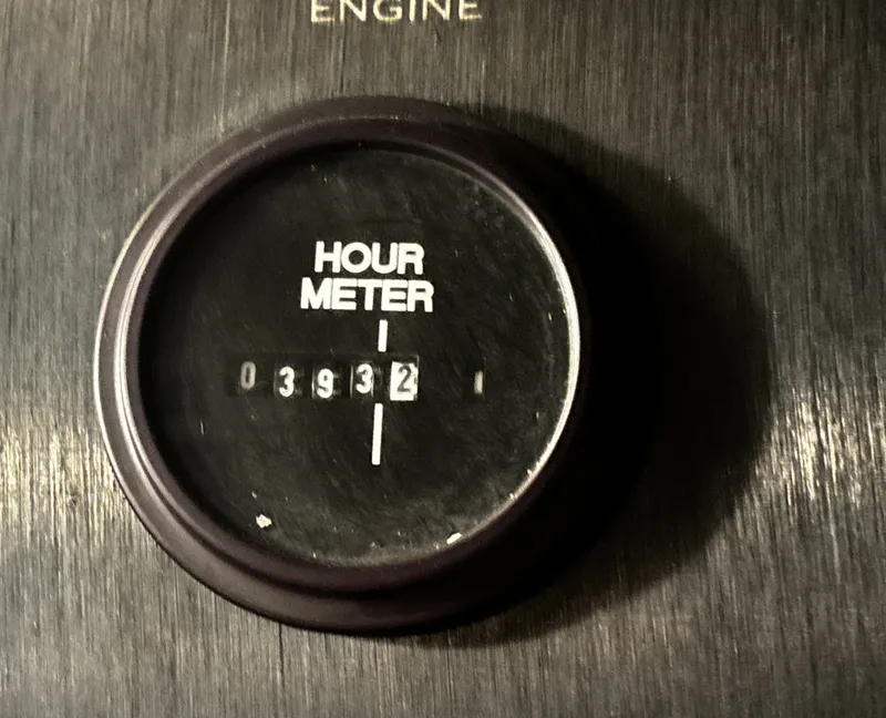 Slide: The Image of Starboard Engine Hour Meter - 6716139